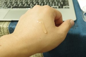 アクアモイス 手に使用